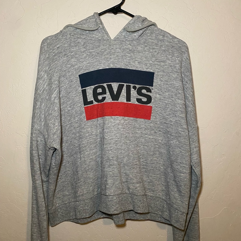 Levi’s sweatshirt/hoodie! Grey, kind of cropped, size M!